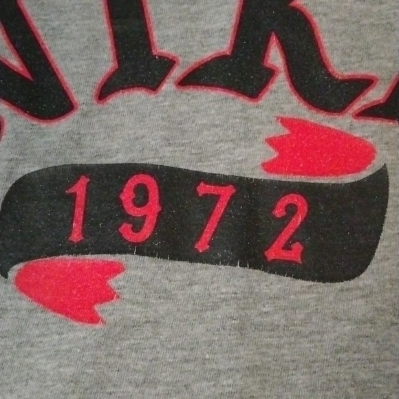 Spelled Out "Nike 1972" Classic Black & Red On Gray T-shirt XL - Picture 5 of 5